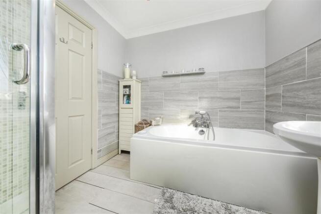 Bathroom2.jpg