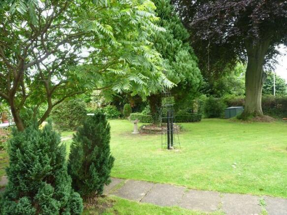 FRONT GARDEN