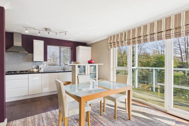 2 bed Apartment for sale Image 5