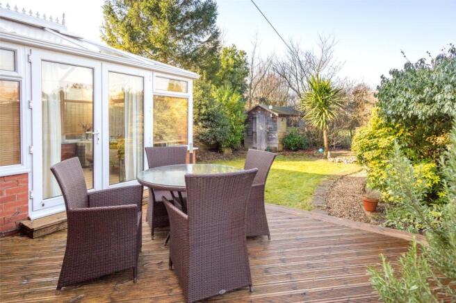 Decking/Rear Garden