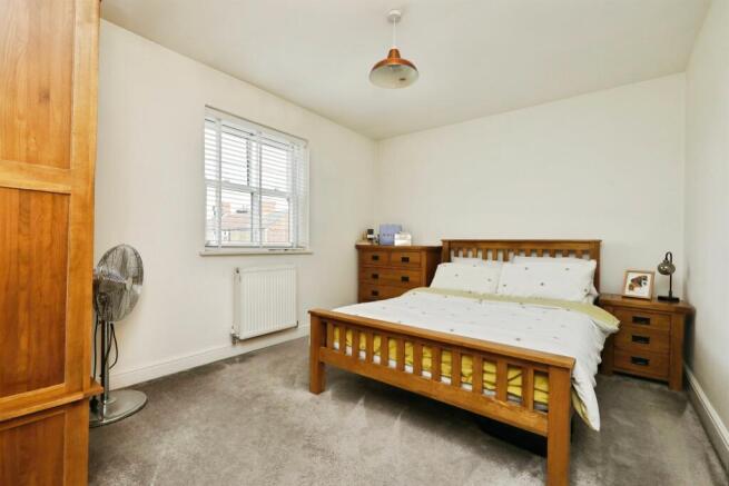 3 bed Semi-Detached for sale Image 12