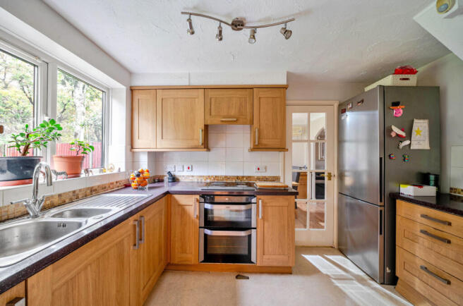 1376435-21-6911f5...