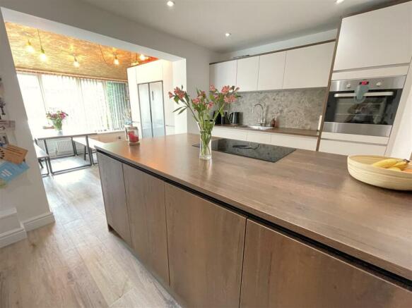 OPEN PLAN DINING KITCHEN
