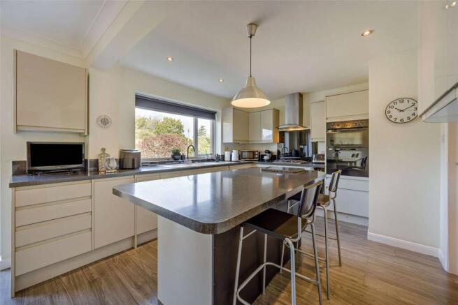 Idsall Drive, Prestbury, Cheltenham, Gloucestershire, GL52 photo 4