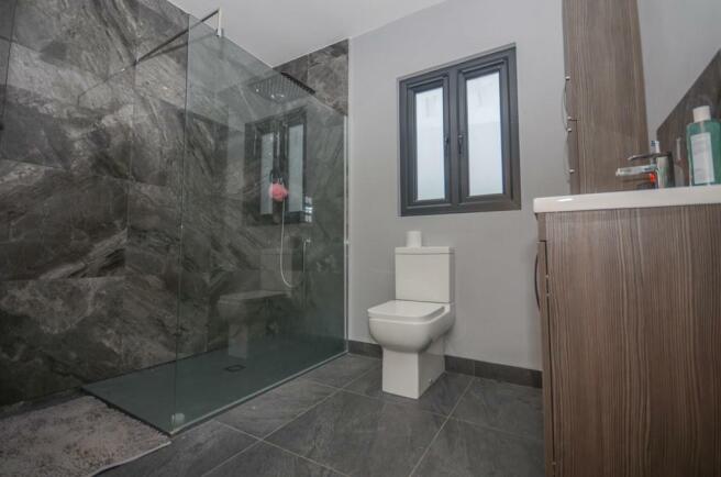Ensuite.jpg
