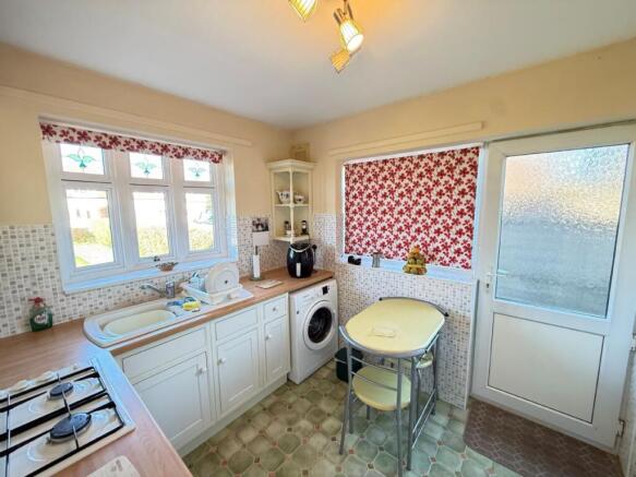 Thorpe Road, Kirby Cross photo 5
