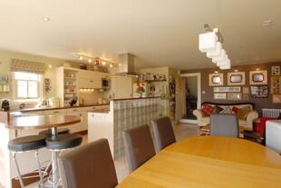 Kitchen 2.jpg