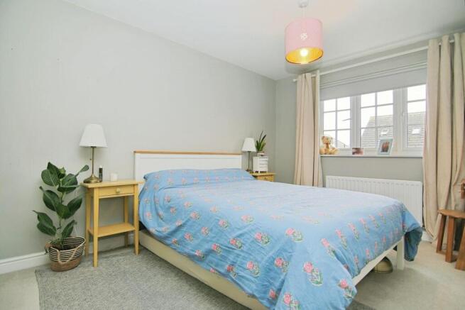 4 bed Semi-Detached for sale Image 10