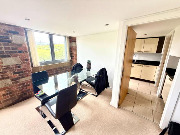 2 bed Apartment for sale Image 10
