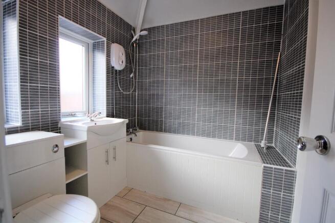 3 bed Semi-Detached to rent Image 6