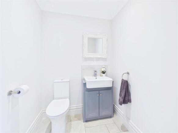 17, Fox Lane, Alrewas, Burton-On-Trent photo 4