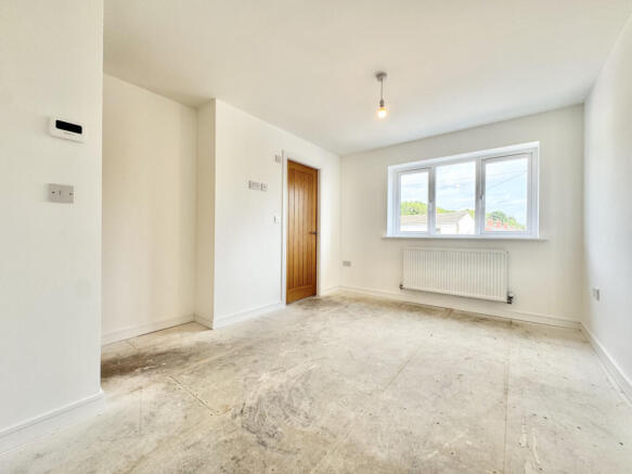 4 bed Detached for sale Image 11