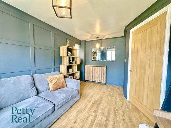 4 bed Detached for sale Image 4
