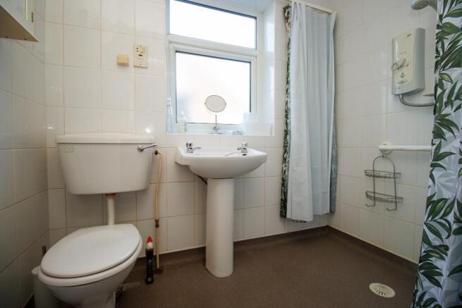 2 bed Semi-Detached Bungalow for sale Image 5