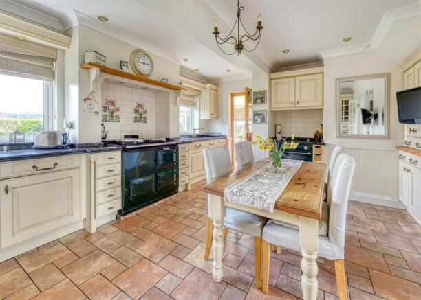 Awbridge House-kitchen2.jpg