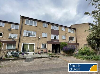 Vintners Close: West Town