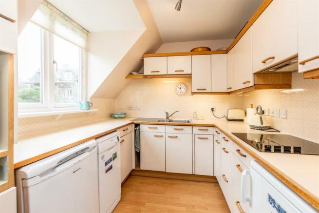 Carfax Court Redland Kitchen.jpg