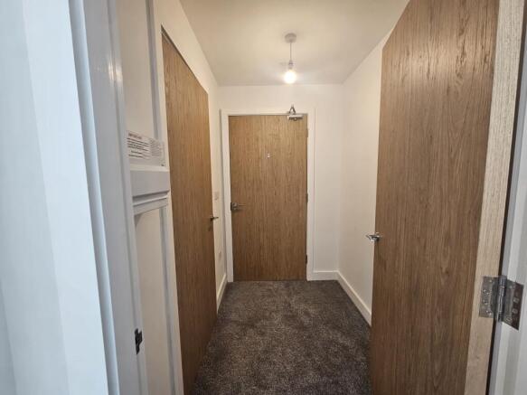 Studio to rent Image 5