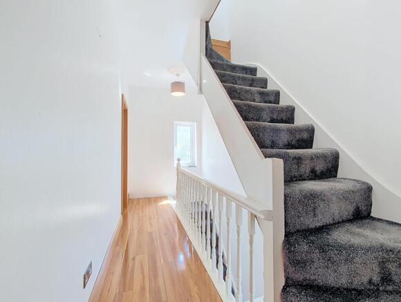 3 bed Terraced for sale Image 7