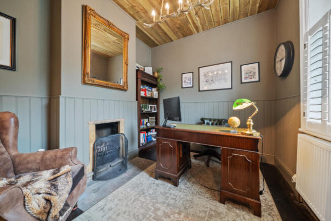 4 bed Semi-Detached for sale Image 12