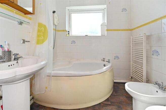 Bathroom.jpg