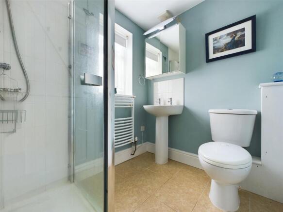 Gf Shower Room