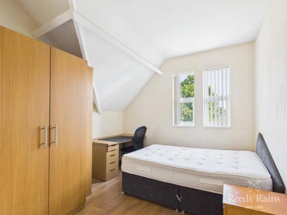 8 bed Semi-Detached for sale Image 5