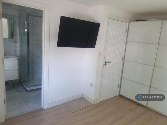 Large Bedroom With a Modern Ensuite