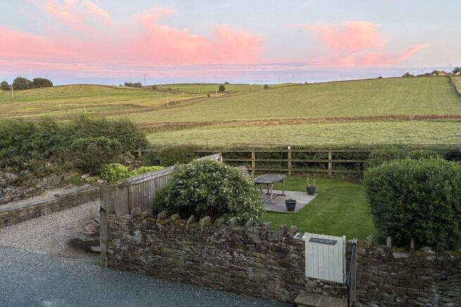 2 bed Cottage for sale Image 8
