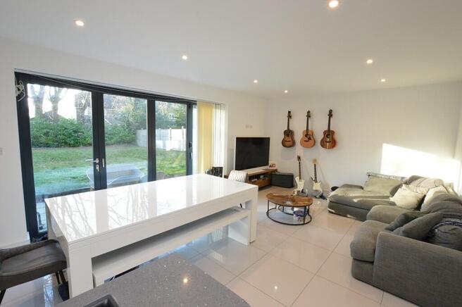 Dining family are...