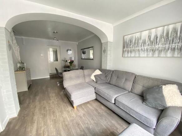 Lounge/Dining Room