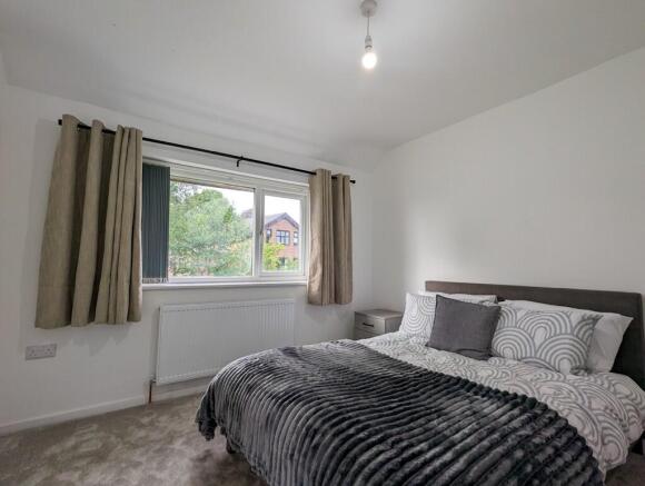 2 bed Semi-Detached to rent Image 8