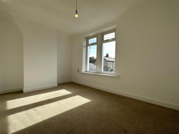 2 bed Terraced to rent Image 7