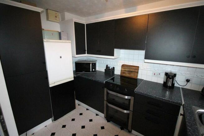 260 Low Grange Ave-Kit2.JPG
