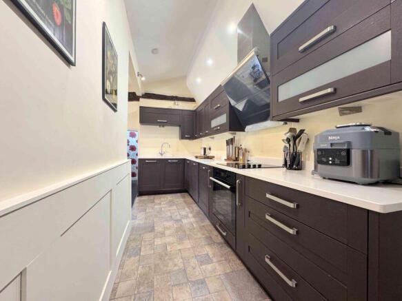 2 bed Cottage for sale Image 10