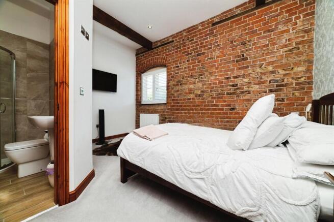 3 bed Barn Conversion for sale Image 11