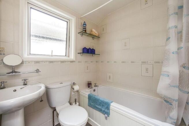 Family Bathroom / WC