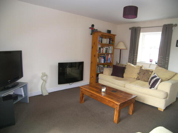 Sitting room photo 2
