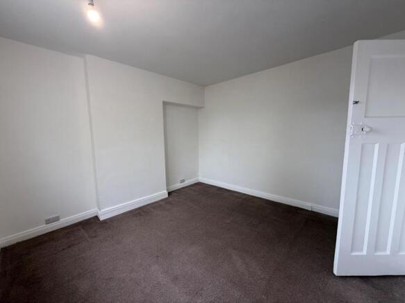3 bed End of Terrace to rent Image 8