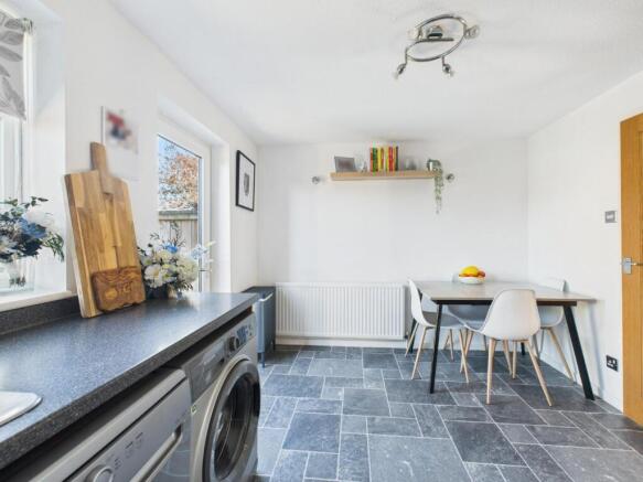 3 bed Semi-Detached for sale Image 10