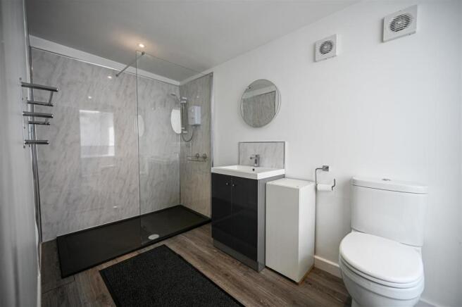 Annex Shower Room