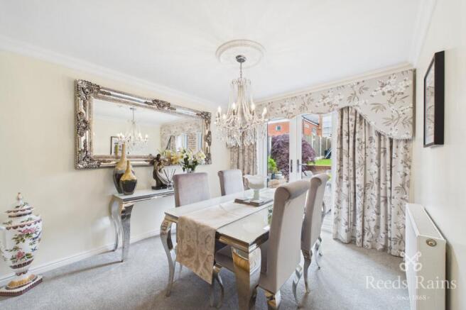 4 bed Detached for sale Image 10