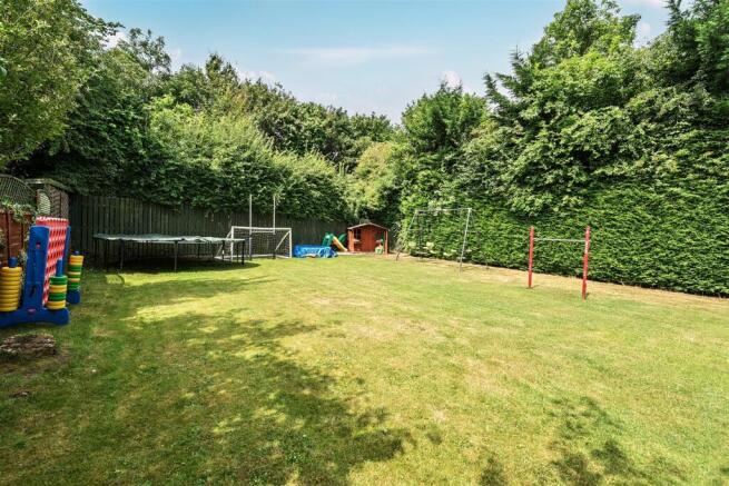 4 bed Detached for sale Image 6