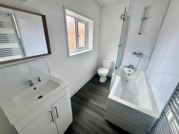 3 bed Terraced for sale Image 10