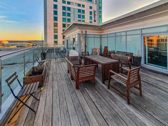 Meridian Plaza 116 (9 of 13).jpg