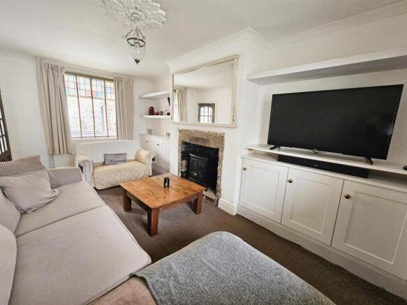 4 bed Detached for sale Image 5
