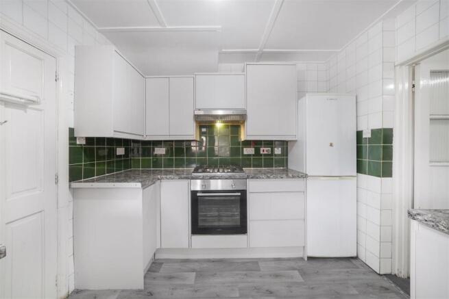 156 Herga Road Harrow HA3 5AT - 003.jpg