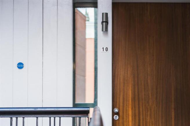 Apartment 10