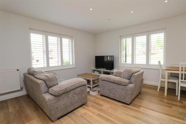 Allamand Close, Church Crookham, Fleet photo 2