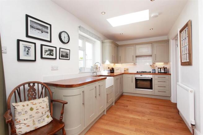 OPEN PLAN RECEPTION / DINING ROOM AND KITCHEN: